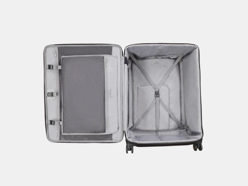 Victorinox Werks Traveler 6.0 Softside Extra-Large Case in Victorinox Werks Traveler 6.0 Softside Extra-Large Case in