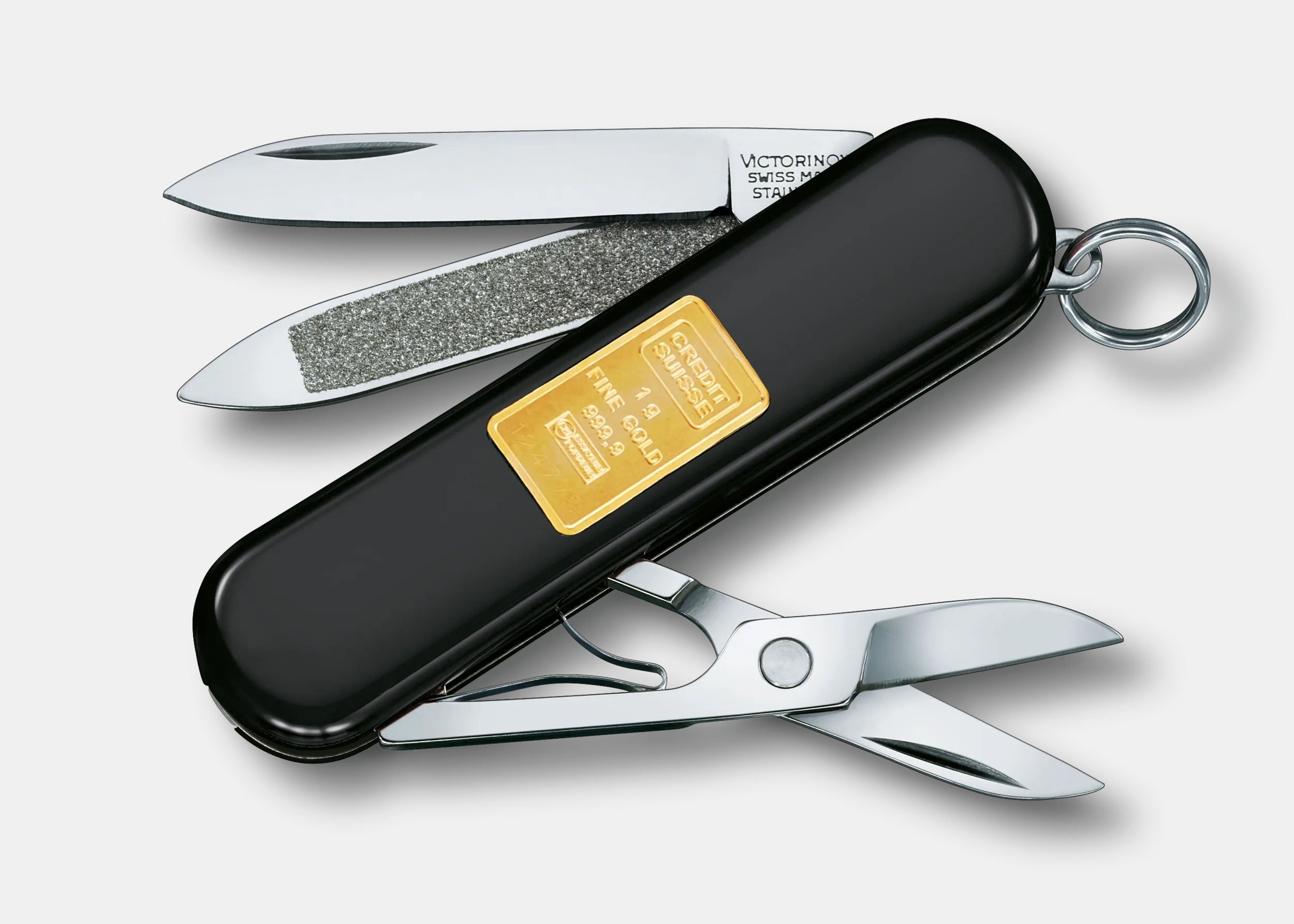 Victorinox Classic with Gold Ingot 1 Gr in black 0.6203.87
