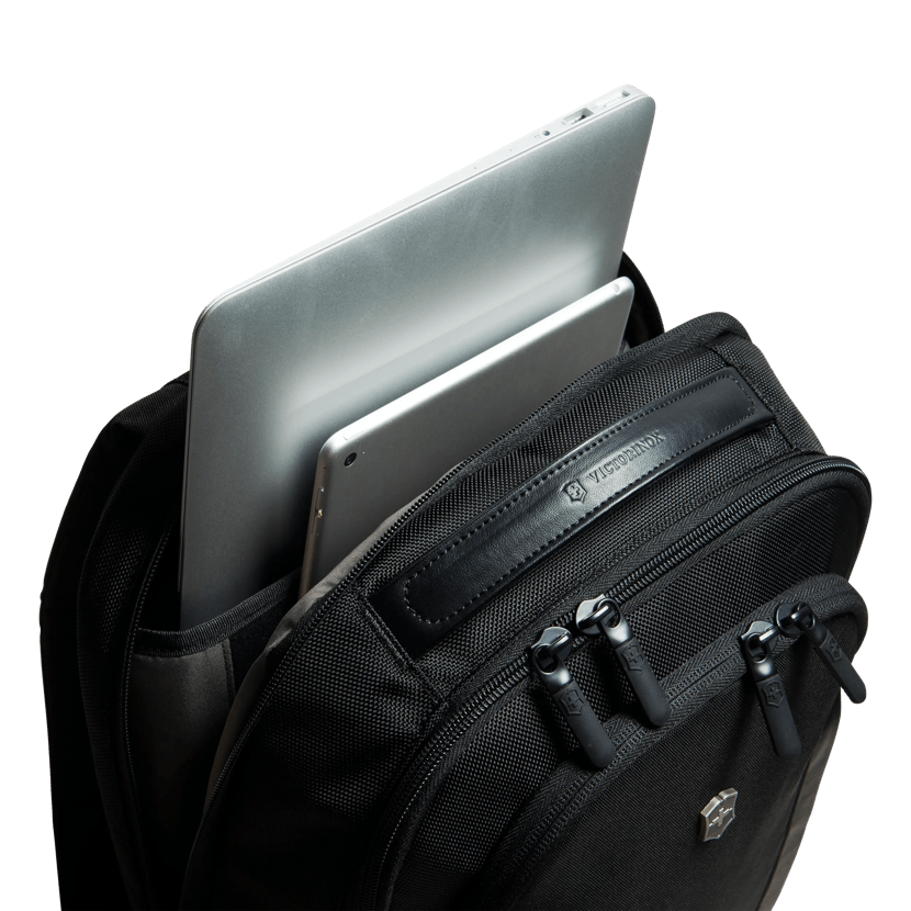 Victorinox altmont discount fliptop laptop backpack