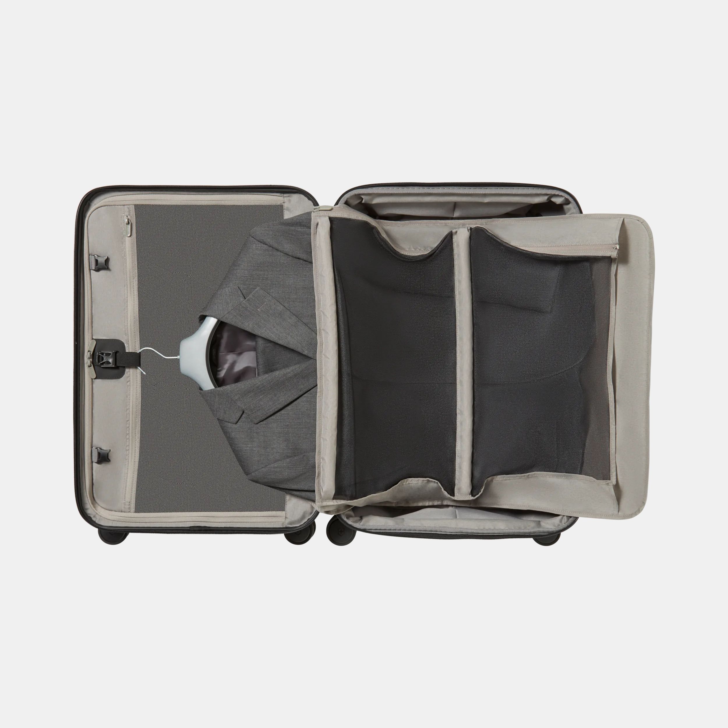 Victorinox Werks Traveler 6.0 Hardside Medium Case in black