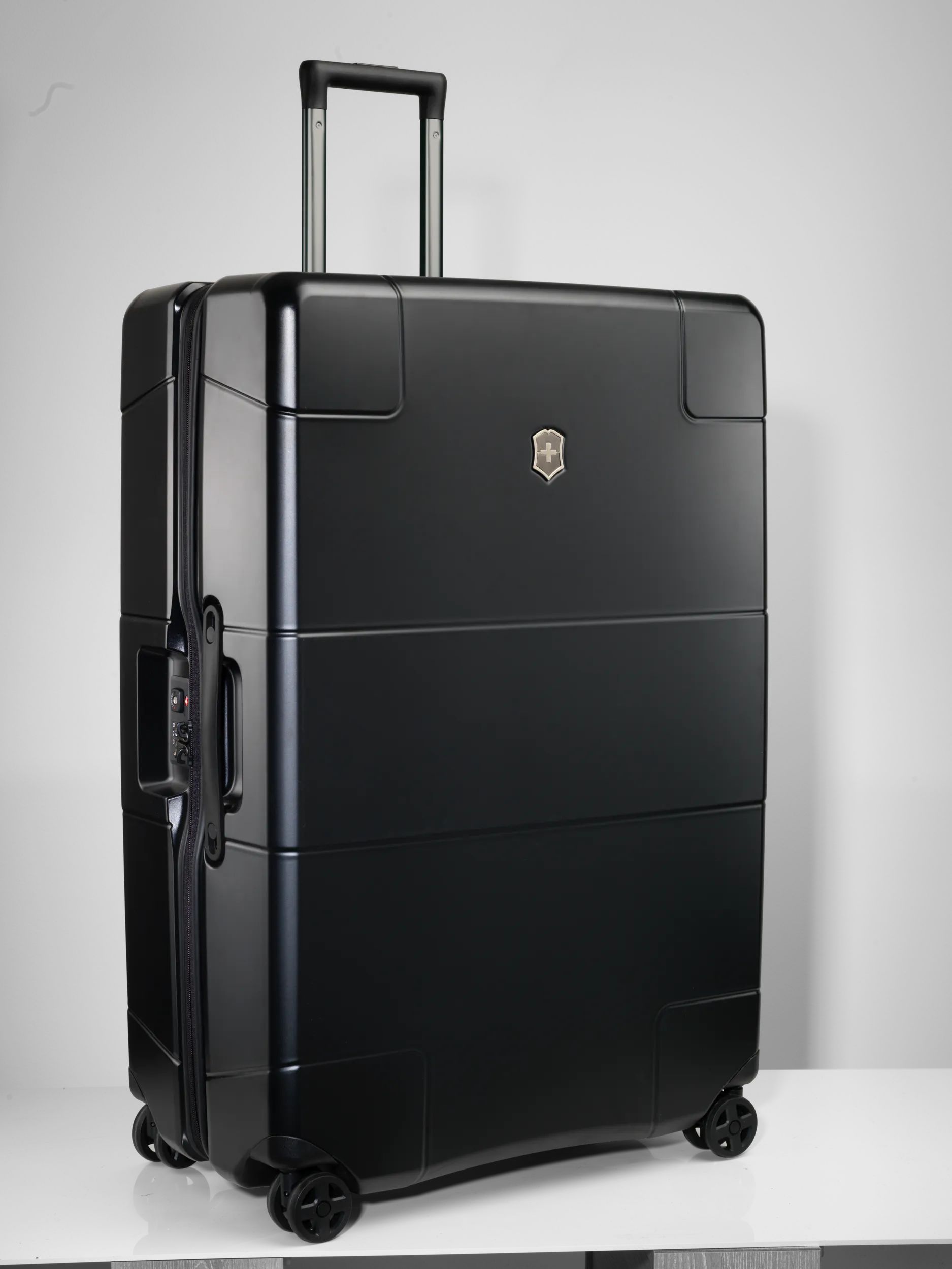 Victorinox Lexicon Hardside Extra Large in black 602109