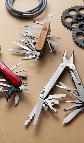 Supreme × VICTORINOX マルチツール