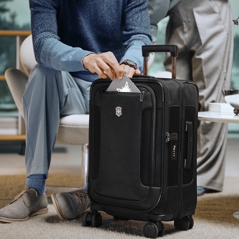 Victorinox 旅行箱