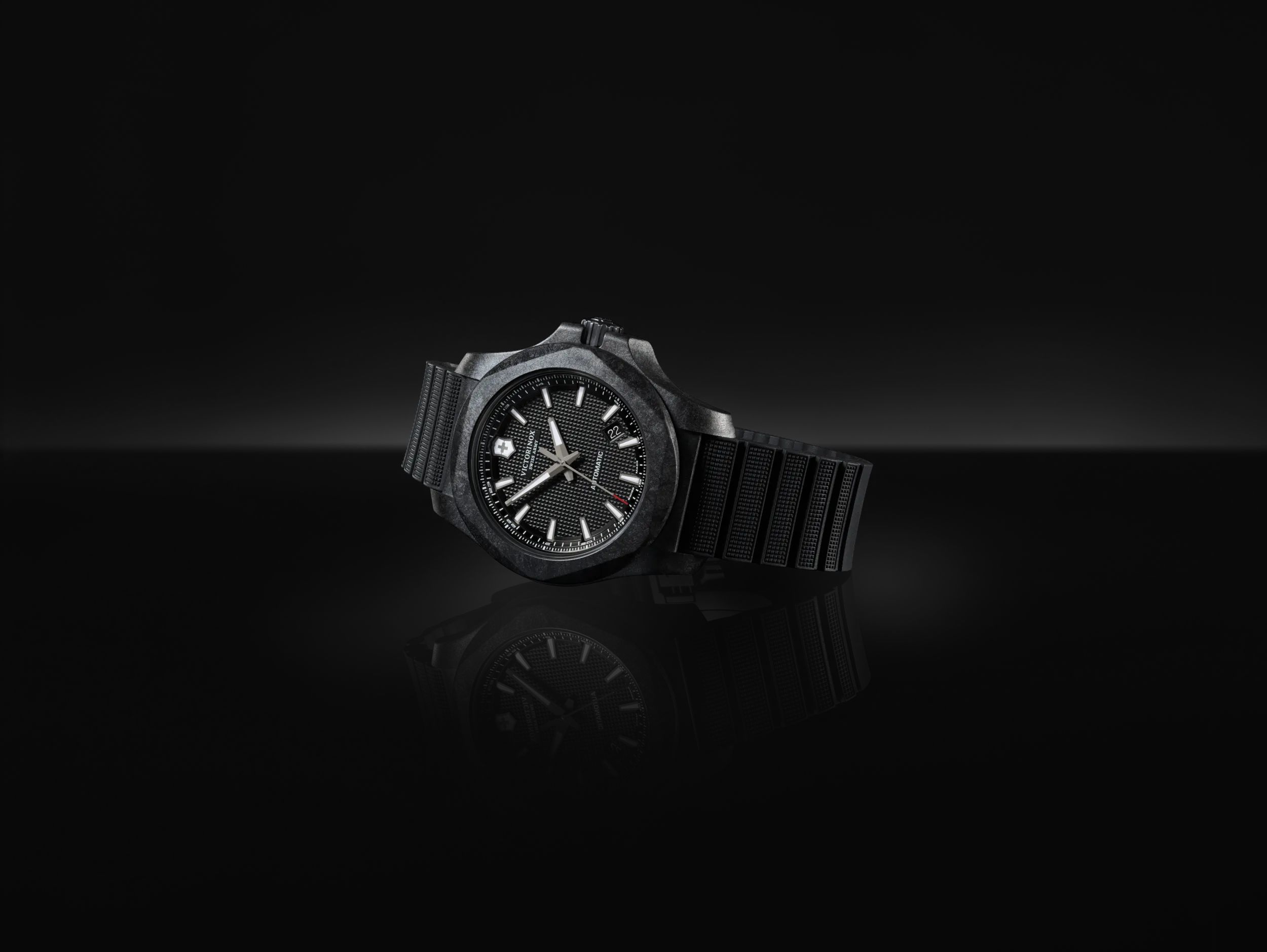 Victorinox inox carbon watch top