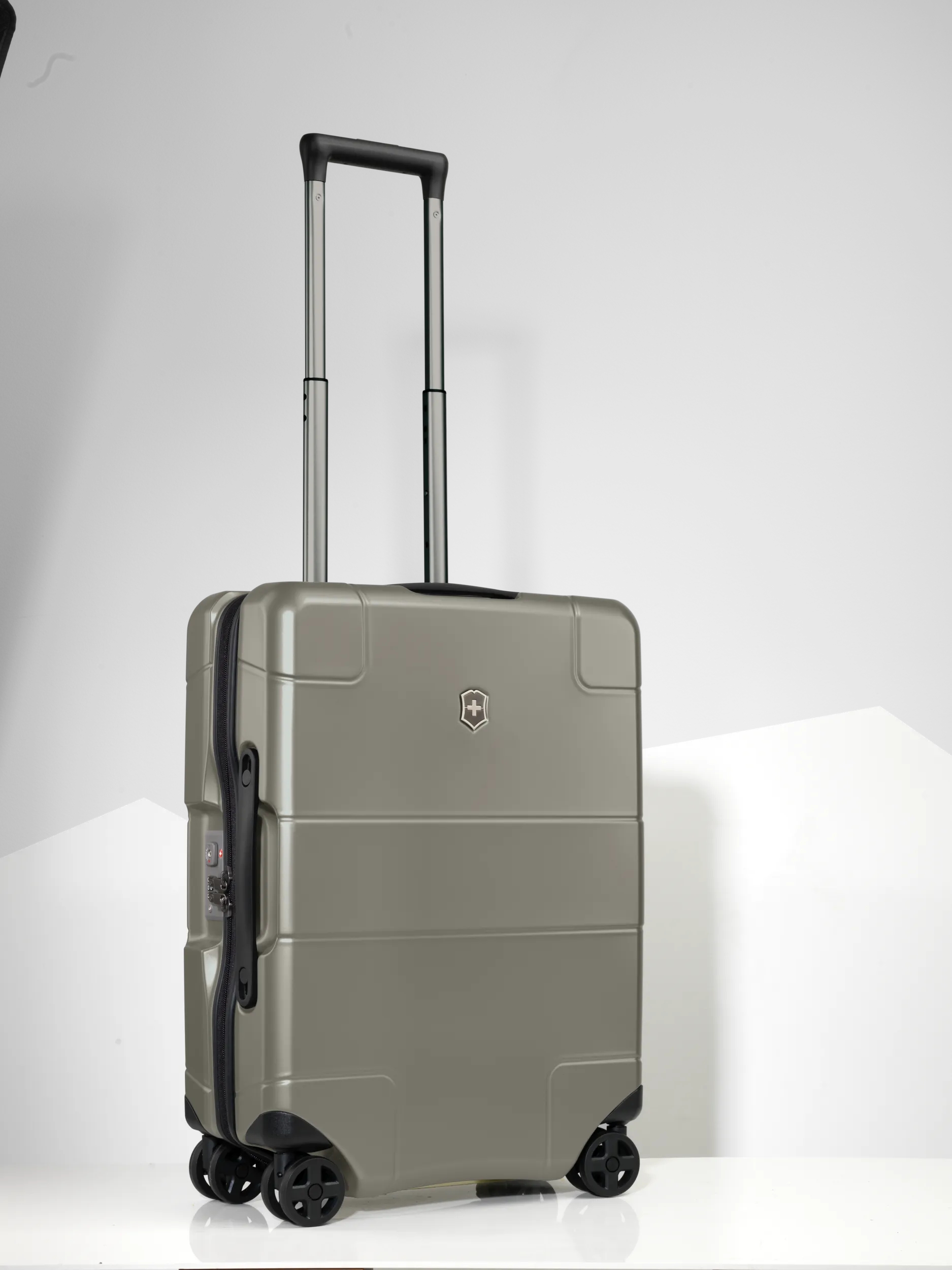 Lexicon Hardside Global Carry-On - 602104