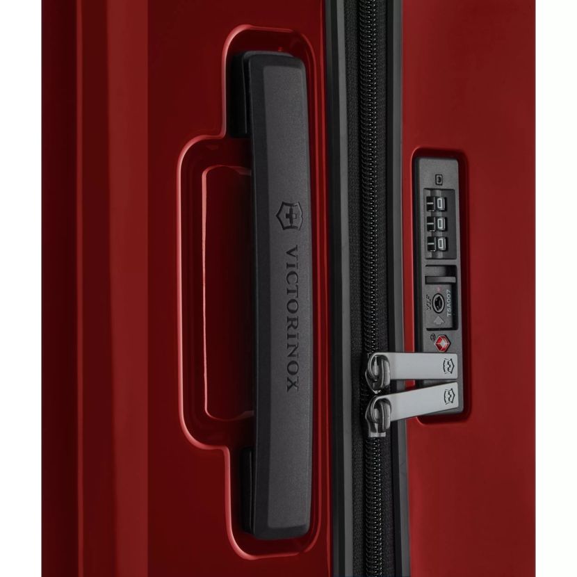 Victorinox Airox Medium Hardside Case in red - 612507