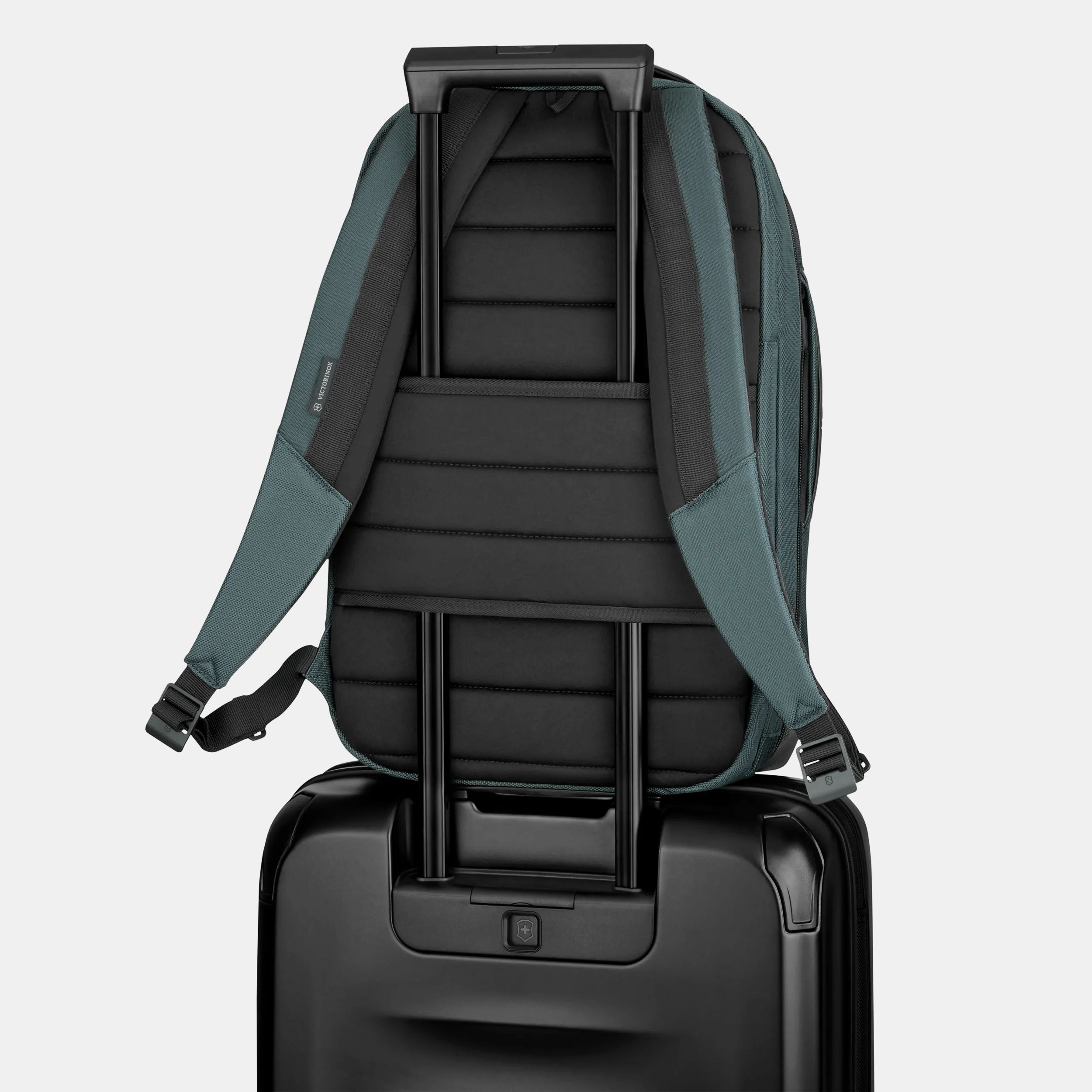 Victorinox altmont 3.0 deluxe on sale