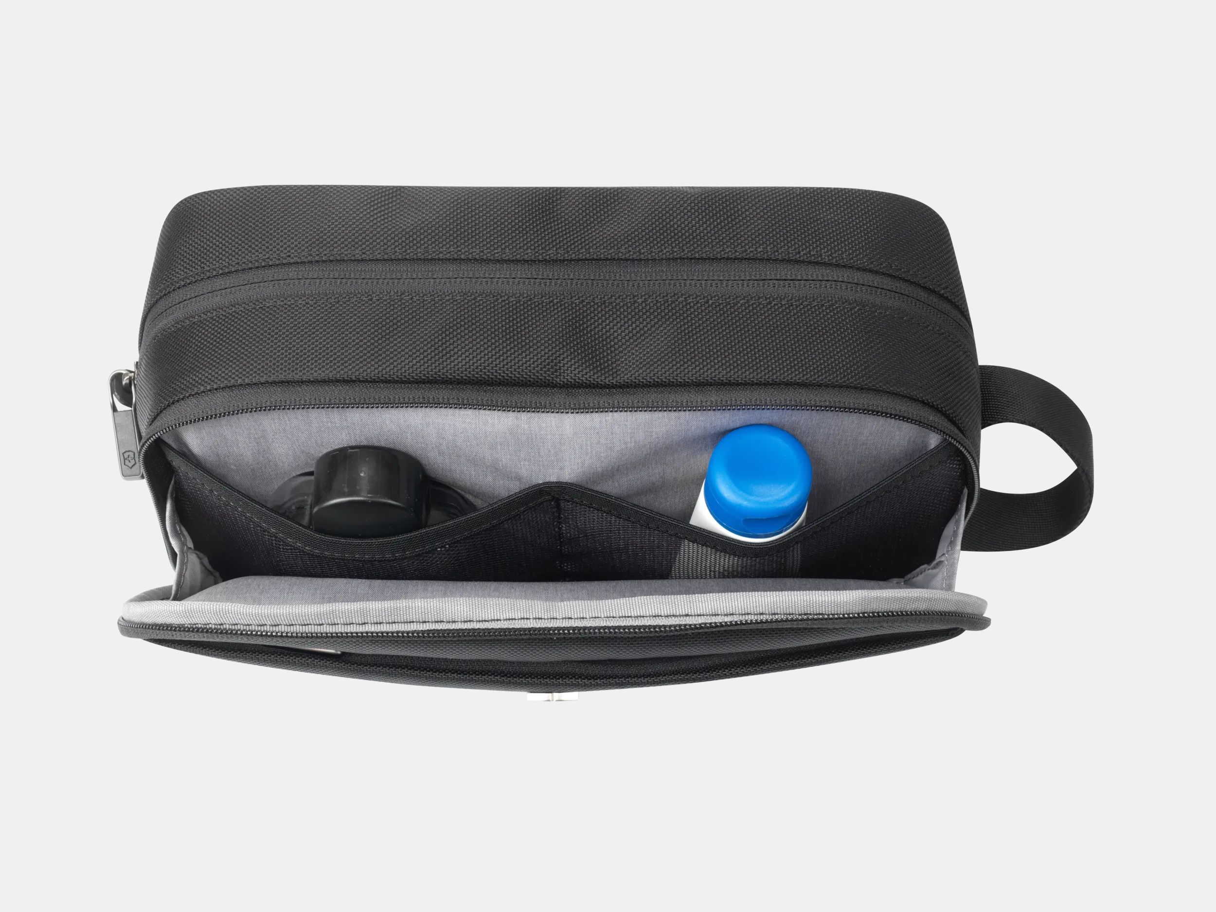Victorinox dopp kit 2025