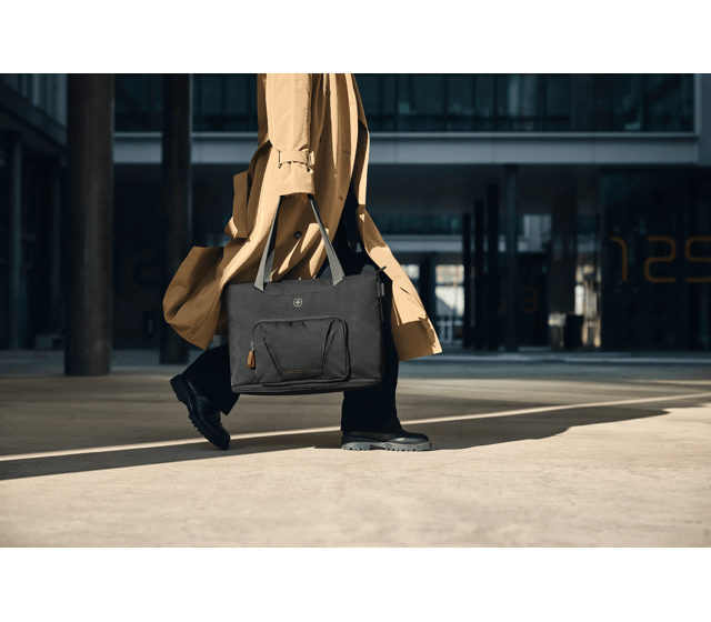 Motion Deluxe Tote-612543