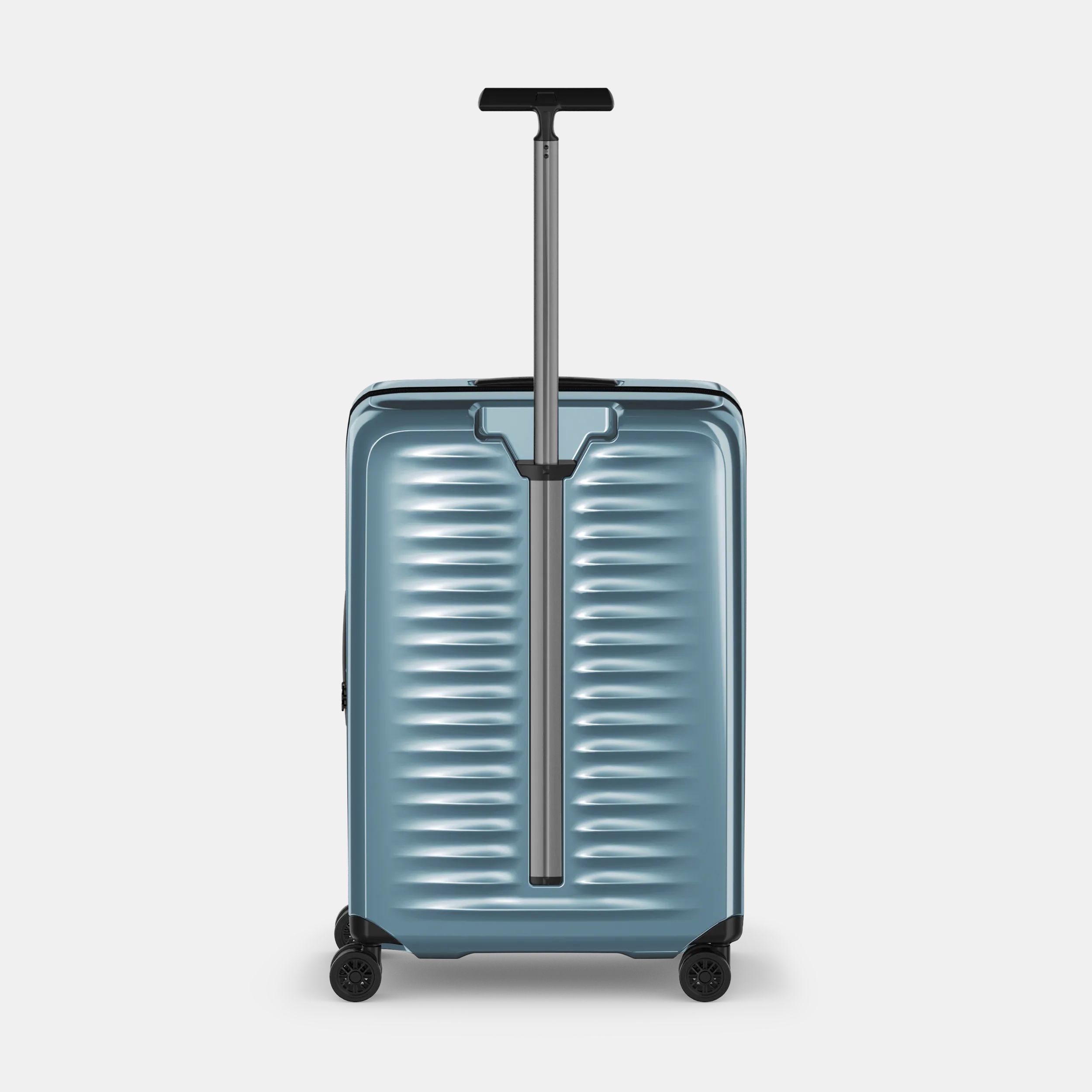 Victorinox Airox Medium Hardside Case in Light Blue 610925