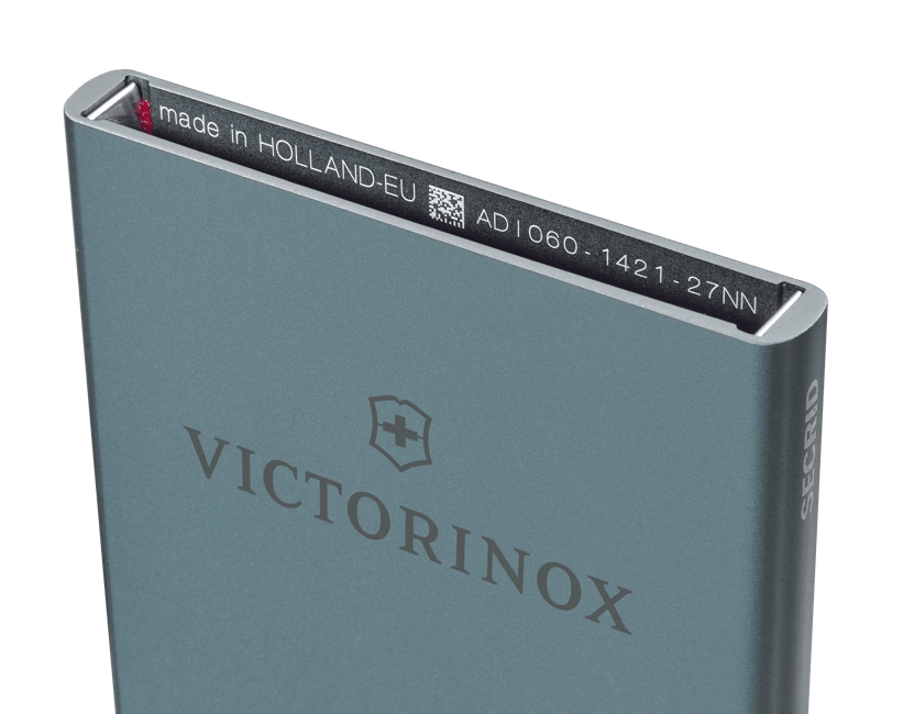 Victorinox Altius Secrid Essential Card Wallet in titan - 612679