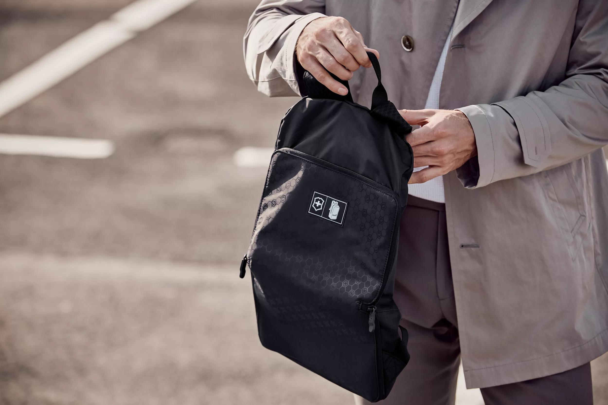 Victorinox City Pouch Rucksack – Frostgrau, RFID-Schutz, 19 X 12 X 6 Cm, Unisex