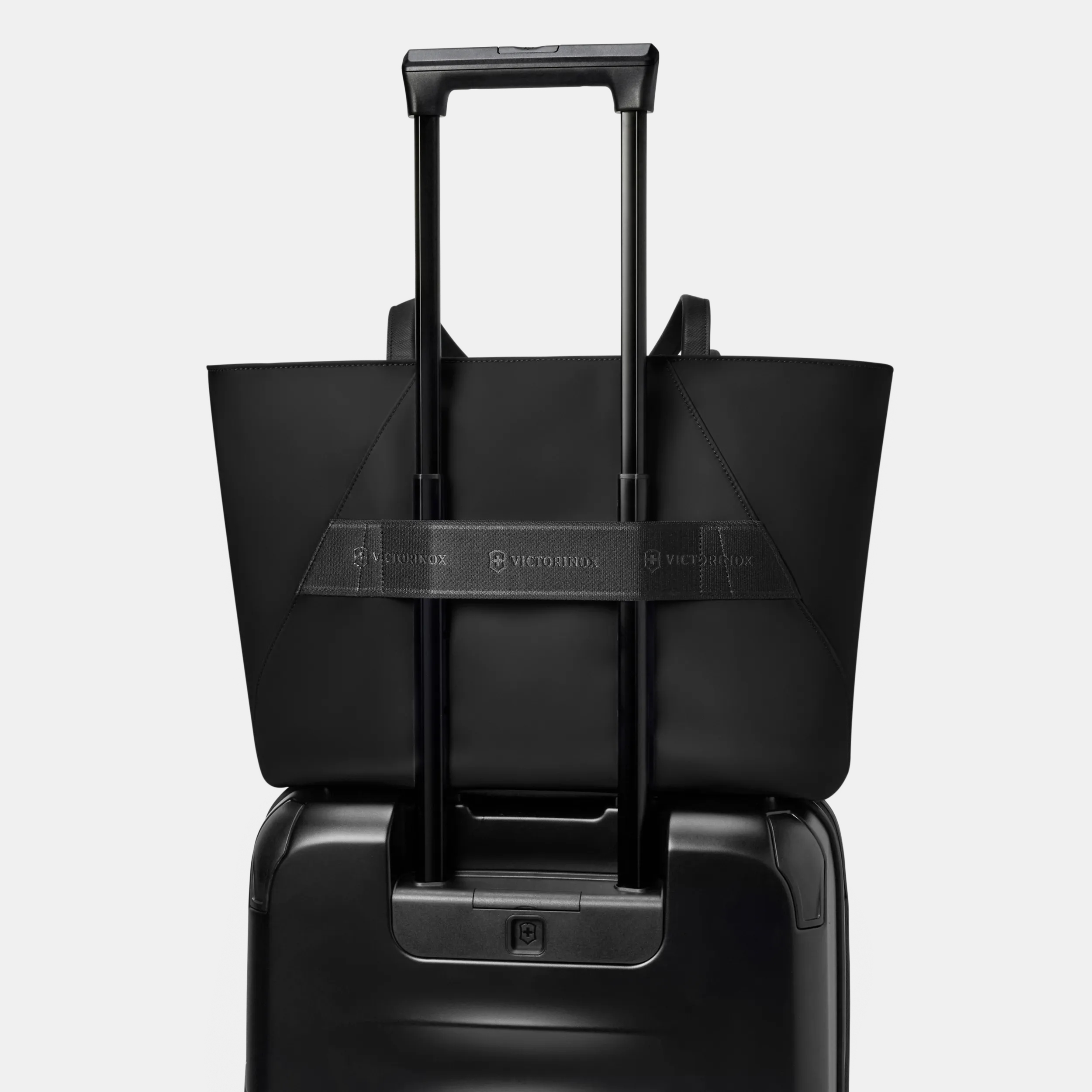 Victoria Signature Tote - 612205