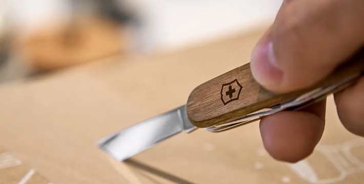 Damast Steel and Wood 2