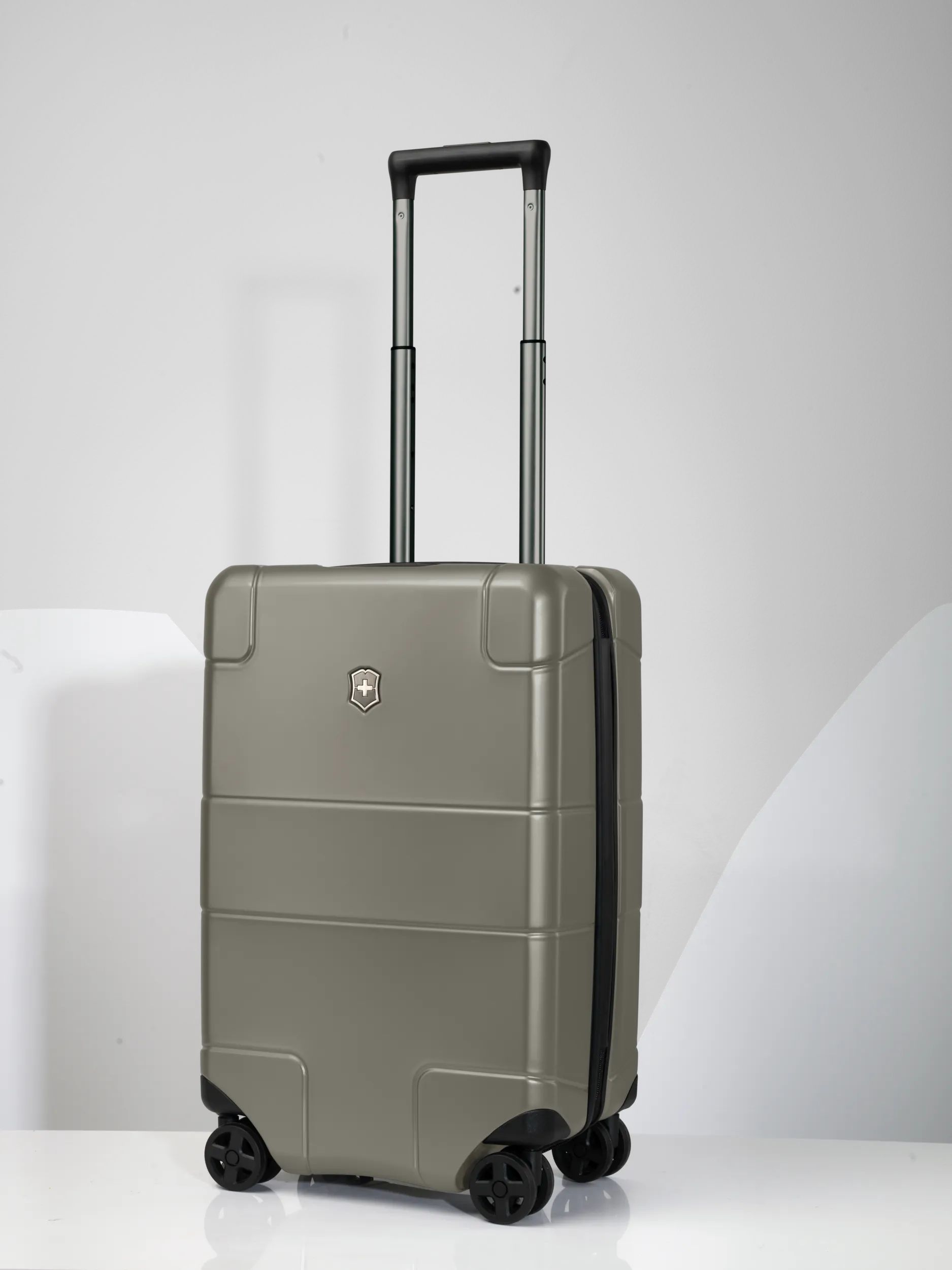 Victorinox Lexicon Hardside Frequent Flyer Carry On in titanium 602102