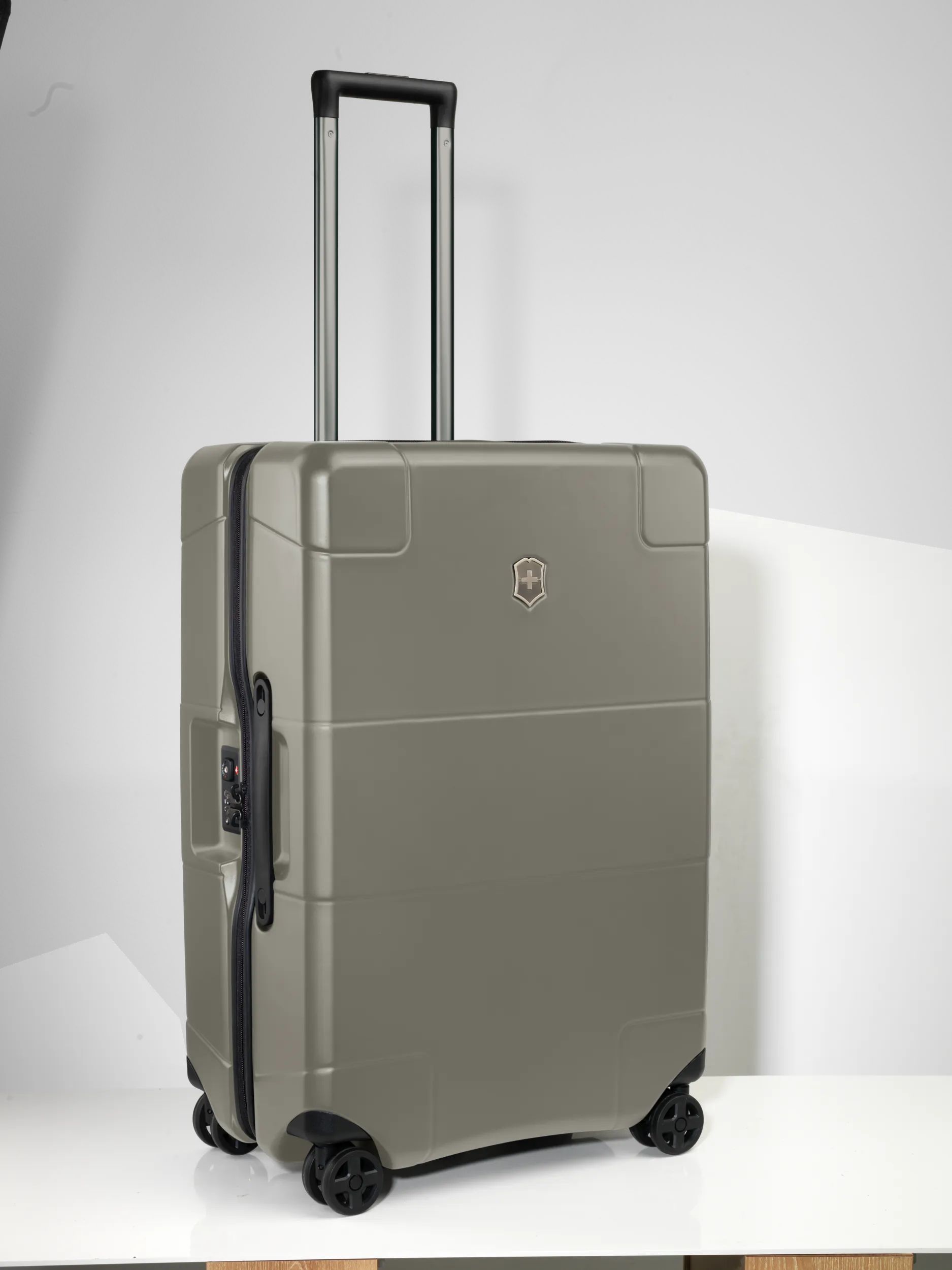 Victorinox lexicon hardside medium top