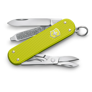 Navaja multiusos CLASSIC SD FIRE OPAL VICTORINOX 06223.T82G por 25,41 €