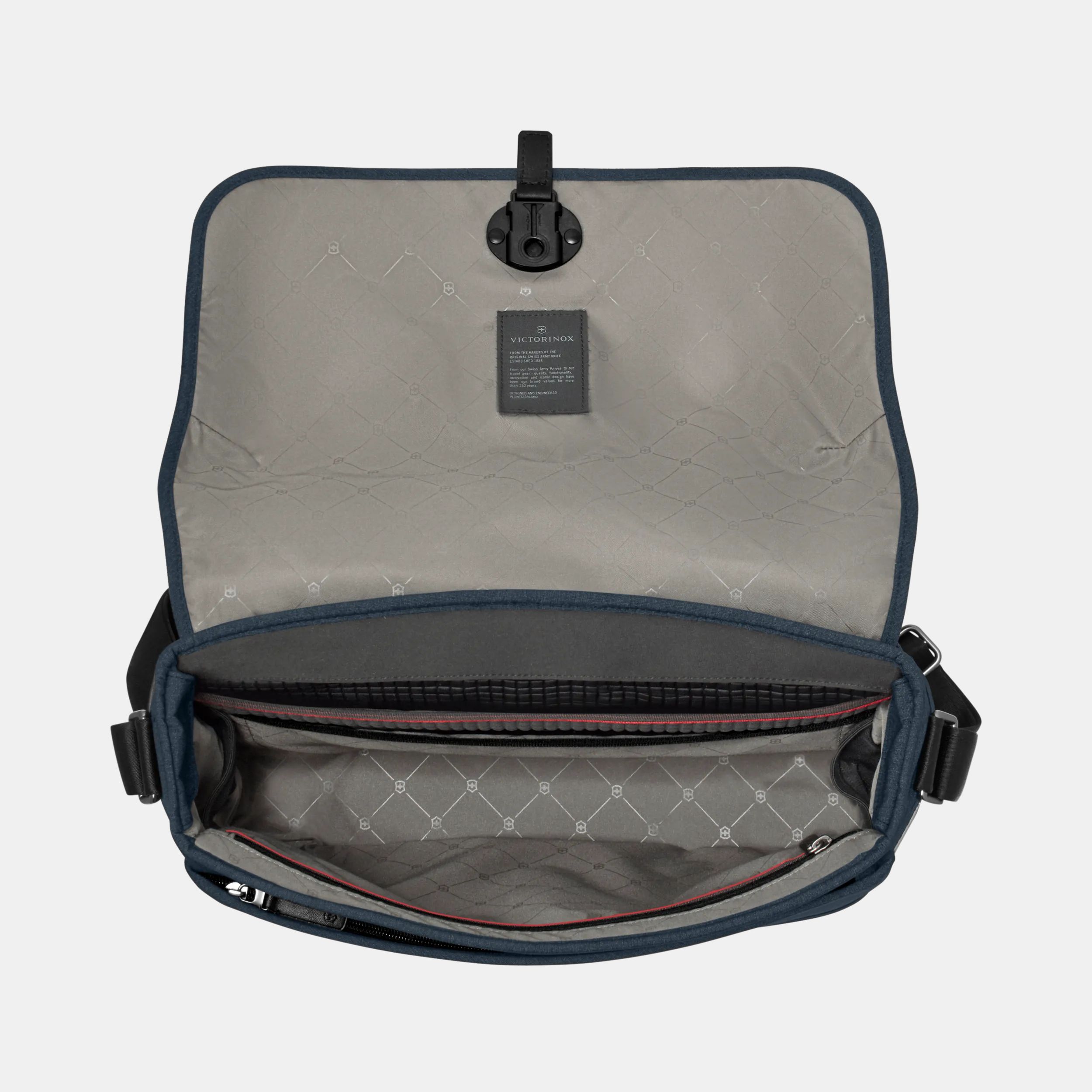 Victorinox messenger top