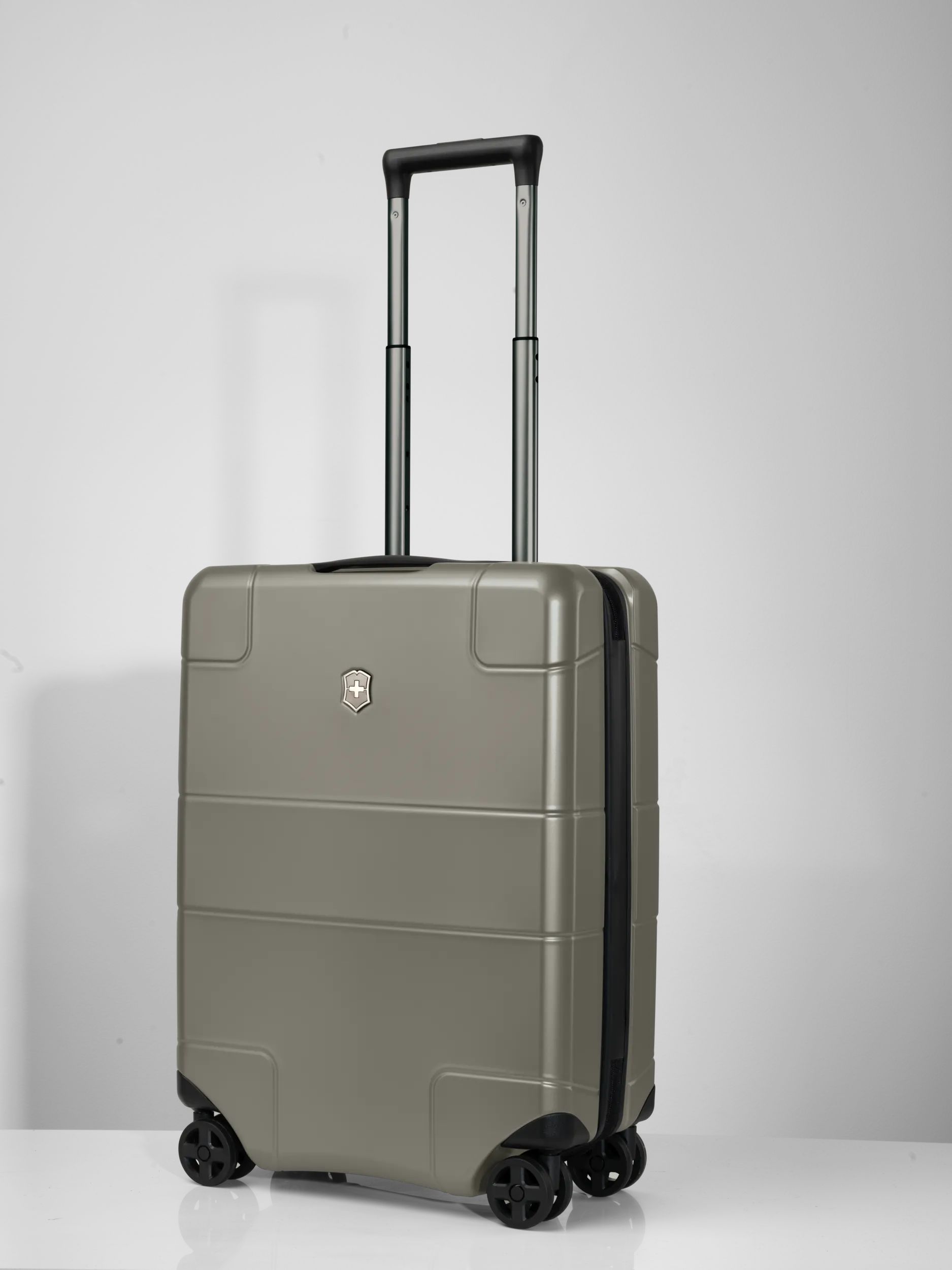 Victorinox lexicon carry on top