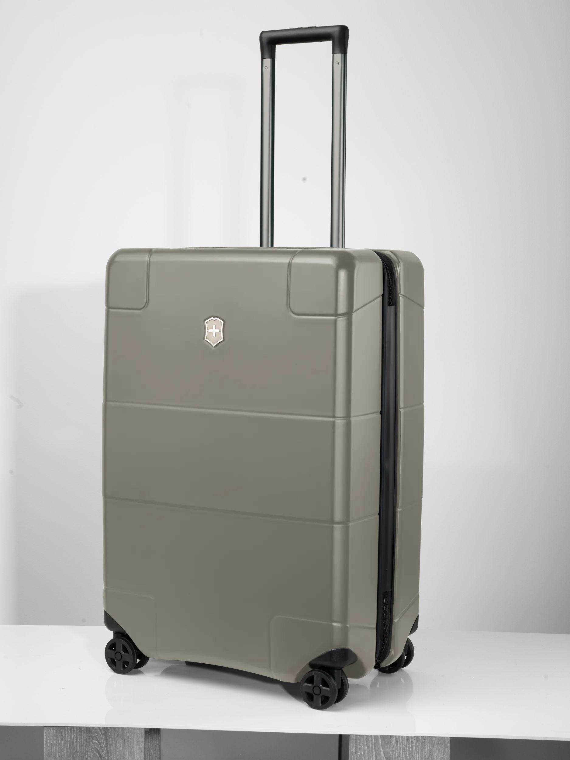 Lexicon hardside medium cheap