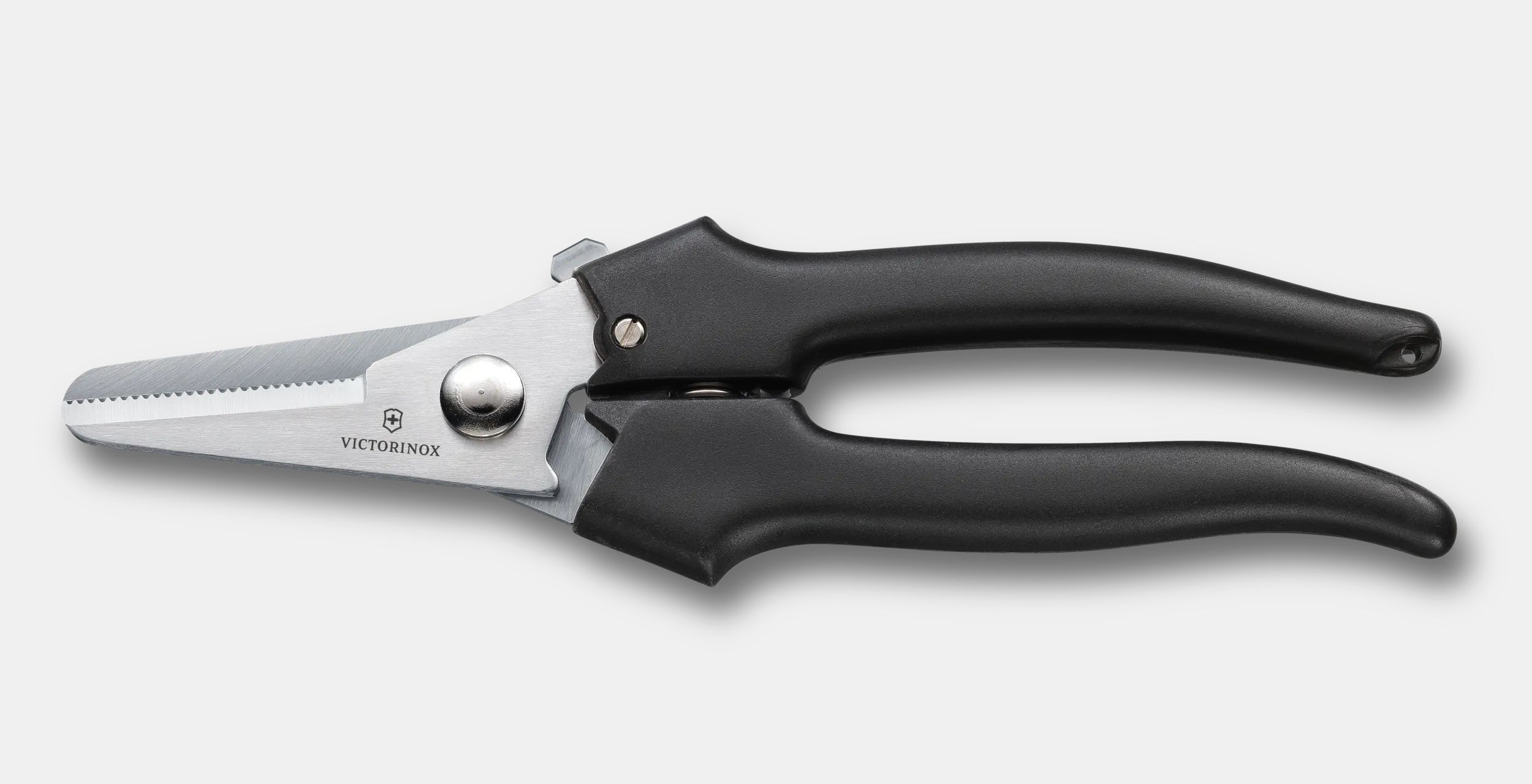 Victorinox All Purpose Cutter in black 7.6875.3