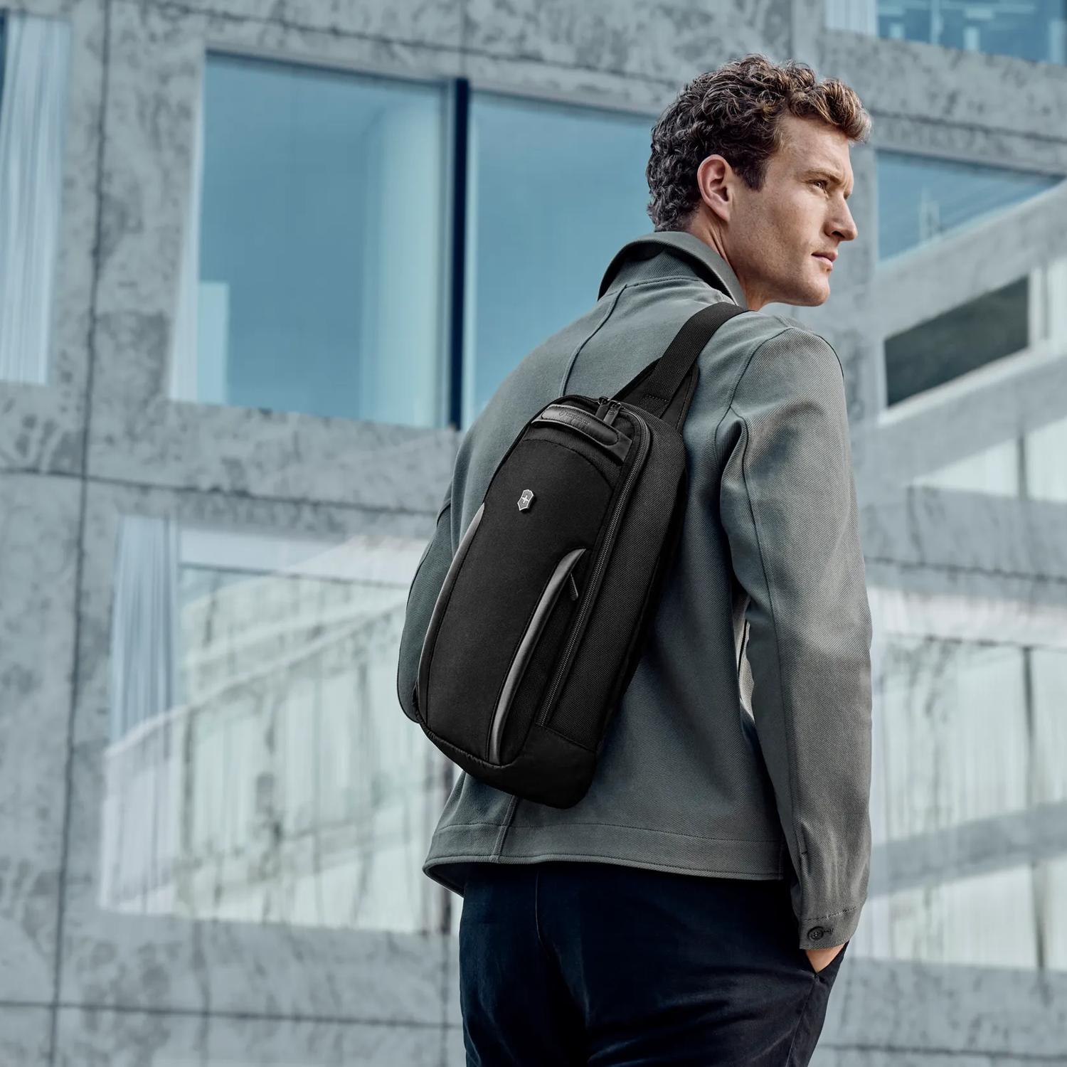 Crossbody and Messenger Bags Victorinox International