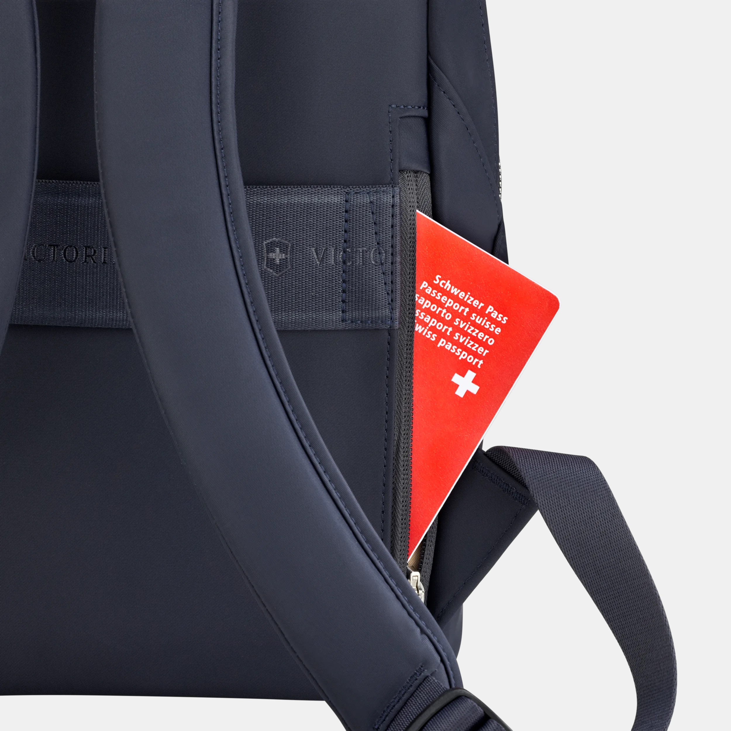 Compact Backpack z&nbsp;kolekcji Victoria Signature - 612204